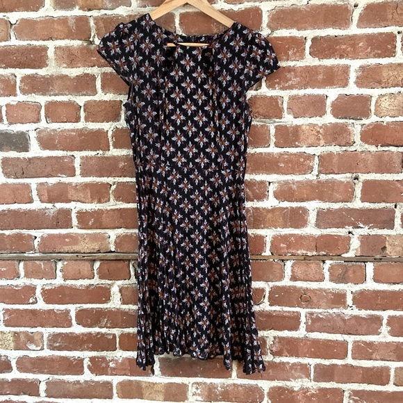 Mandi US4 black patterned dress - Picture 1 of 5